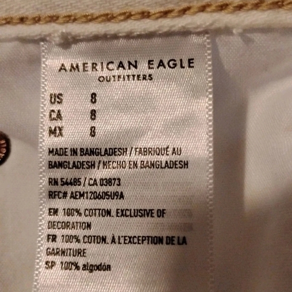 American Eagle 90's Boyfriend Shorts Distressed Ripped Frayed White Size 8 - Picture 3 of 5